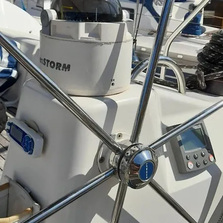 Greenstorm Yacht Botel
